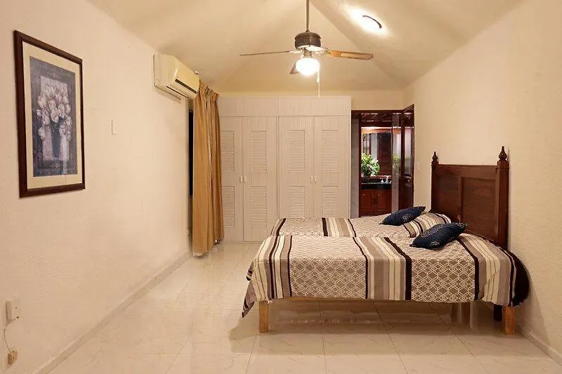 Casa Colibri Apartment Cancun Homestay